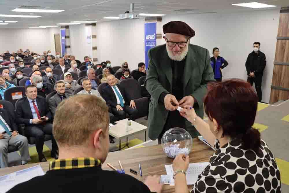 Rize'de 96 afet konutu sahiplerini buldu