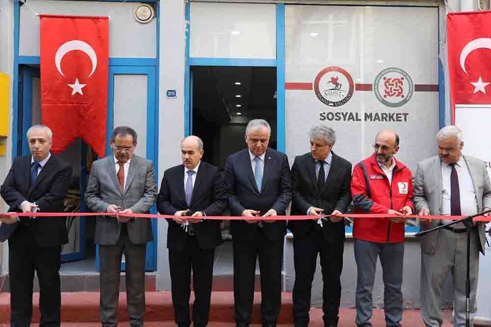 Samsun'da ihtiyaç sahipleri için sosyal market açıldı