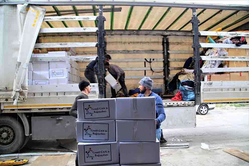 Şanlıurfa'dan İdlib'e  yardım tırı gönderildi 