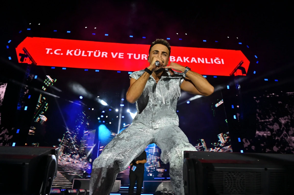 Sefo'dan Unutulmaz Gece! Festival Coşkusu Zirveye &Ccedil;ıktı