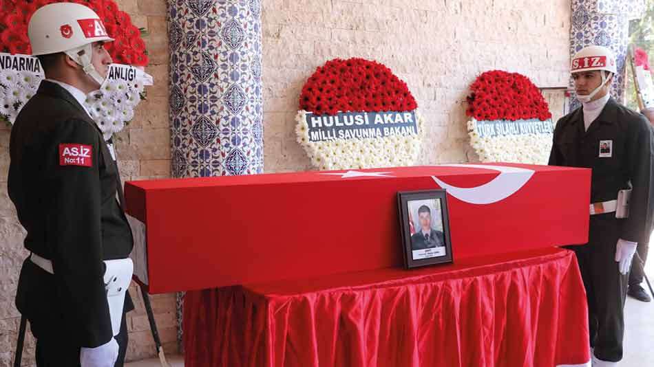 Şehit Onbaşı Şenel, memleketi Hatay'da son yolculuğuna uğurlandı