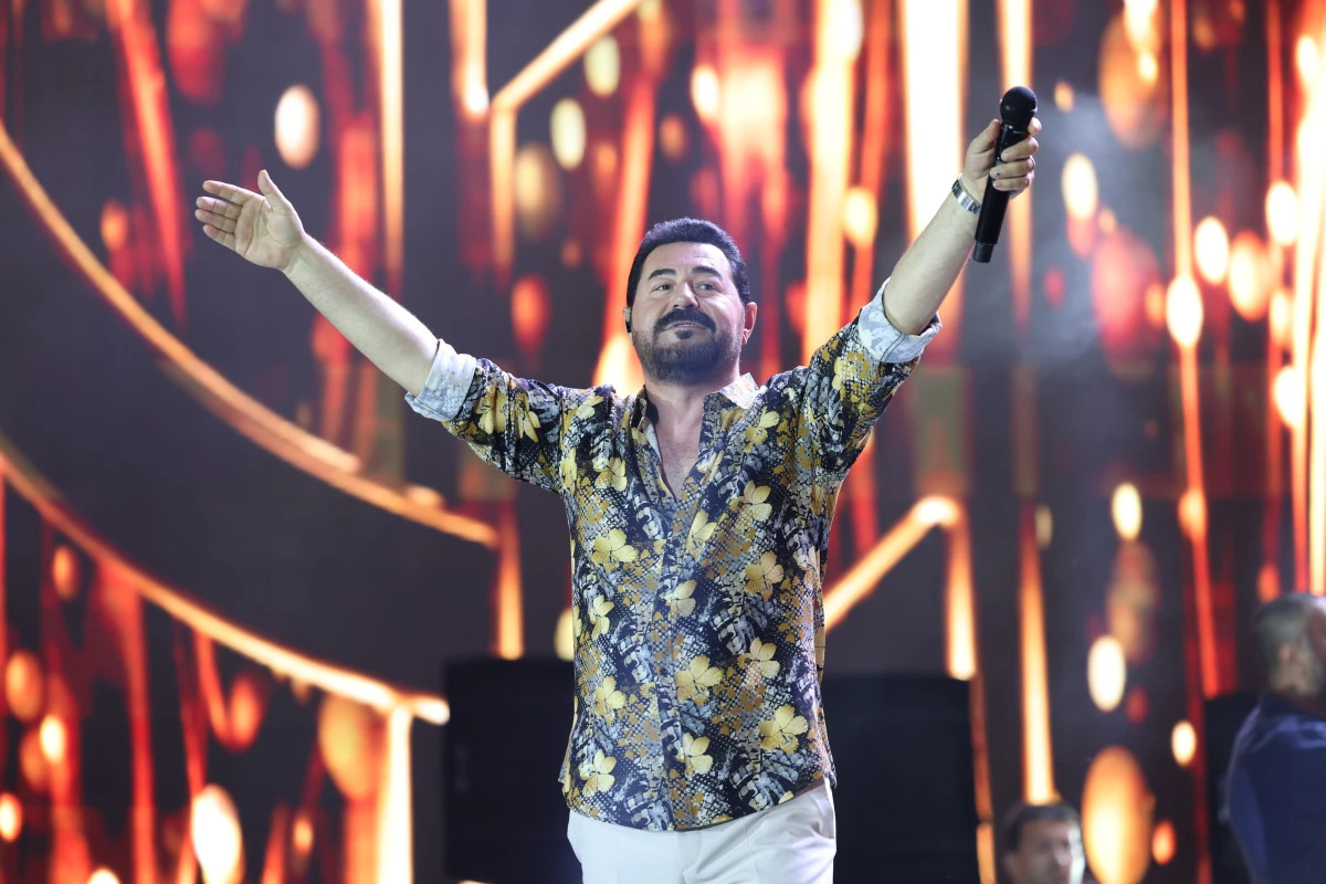 Serkan Kaya&rsquo;dan Konya&rsquo;da M&uuml;zik Ziyafeti: Duygusal Yorumuyla Dinleyicileri Mest Etti!