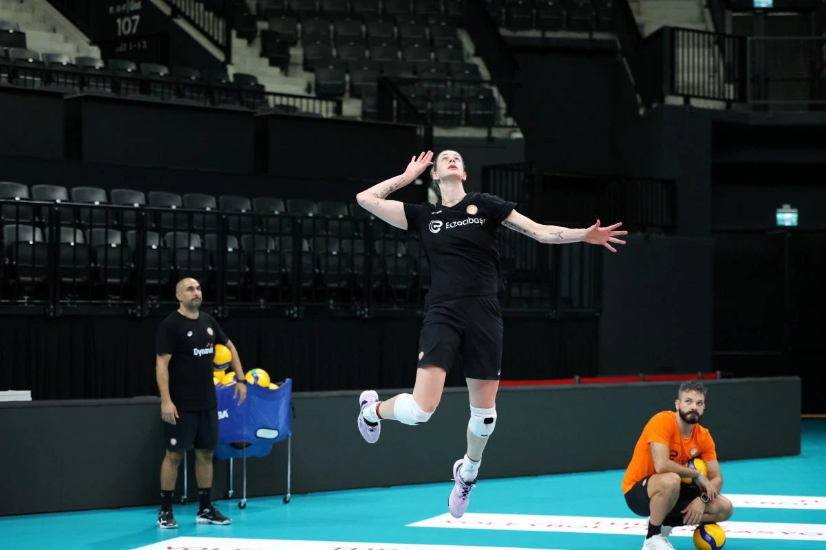 Sezonun ilk derbisinde Eczacıbaşı Dynavit’in rakibi VakıfBank!