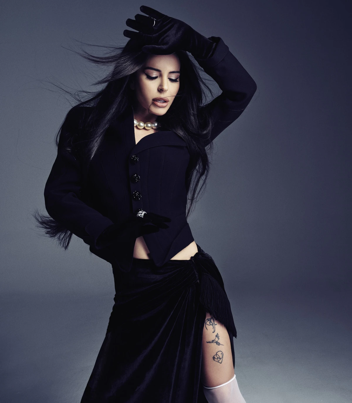 Simge Zirvede! Yeni Albümü 'Anlatasım Var' Listeleri Sardı.