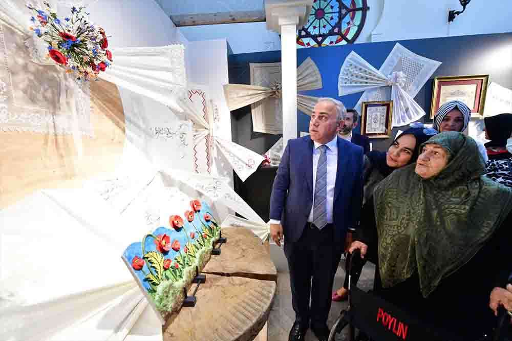 Sirkeci Garı'nda El Emeği Sergisi açıldı