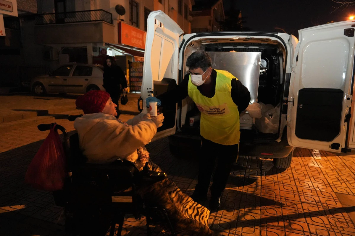 Sosyal Belediyeciliğin Lezzetli Hali: Ke&ccedil;i&ouml;ren&rsquo;de &Ccedil;orba İkramı