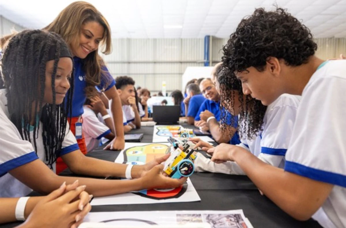 Stellantis'ten eğitime y&ouml;nelik k&uuml;resel taahh&uuml;t