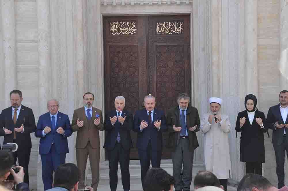 TBMM Başkanı Mustafa Şentop, ailesi adına yaptırılan Hocaoğlu Camii’nin açılışına katıldı. 