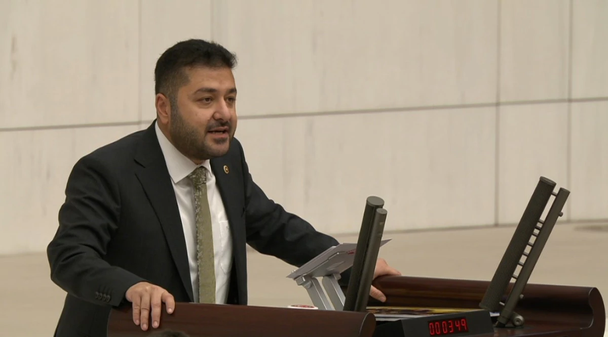 TBMM Gölgesinde Yoksulluk: Çöpte Ekmek Arayan Kadın Sizin Eserinizdir