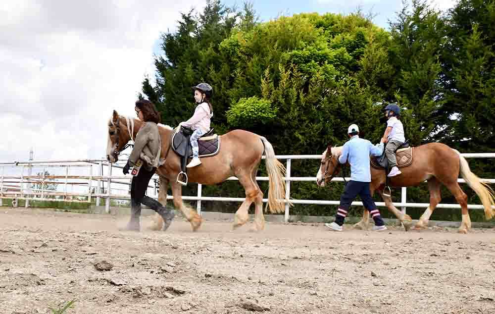 Tepebaşı Belediyesi tarafından Eskişehir’de Ata Binmeyen Çocuk Kalmasın projesi düzenlendi 