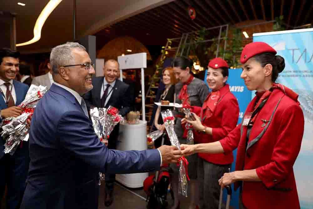 THY Yönetim Kurulu Başkanı Bolat, kabin ekipleriyle etkinlikte görüştü