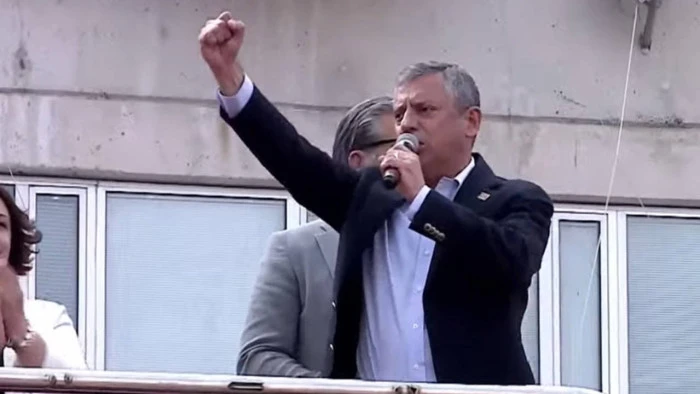 Trakya&rsquo;da On Binler Ayakta: &Ouml;zg&uuml;r &Ouml;zel Kırklareli&rsquo;nde Siyasi Kumpaslara Karşı Set &Ccedil;ekti