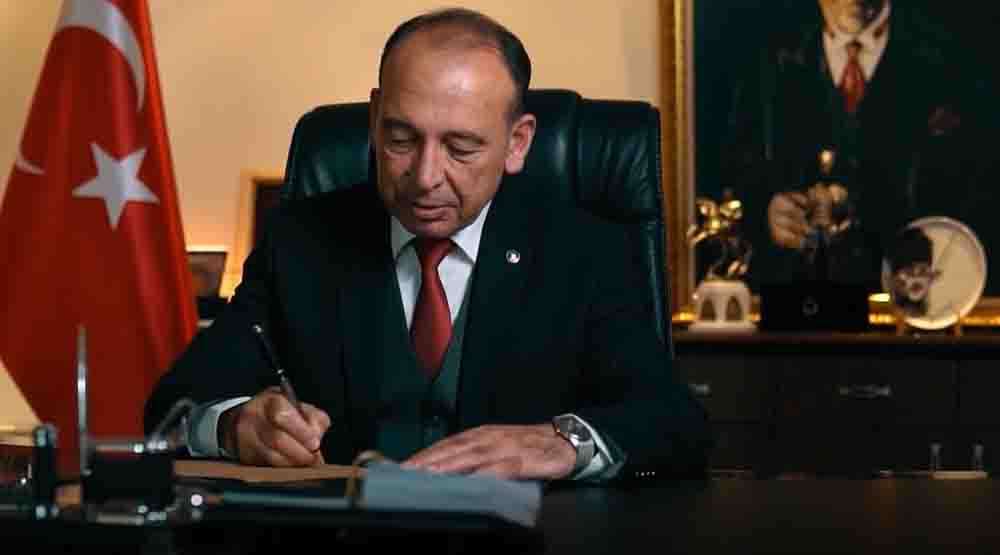 Turgutlu Belediye Başkanı Çetin Akın üçüncü yılını kutladı. 