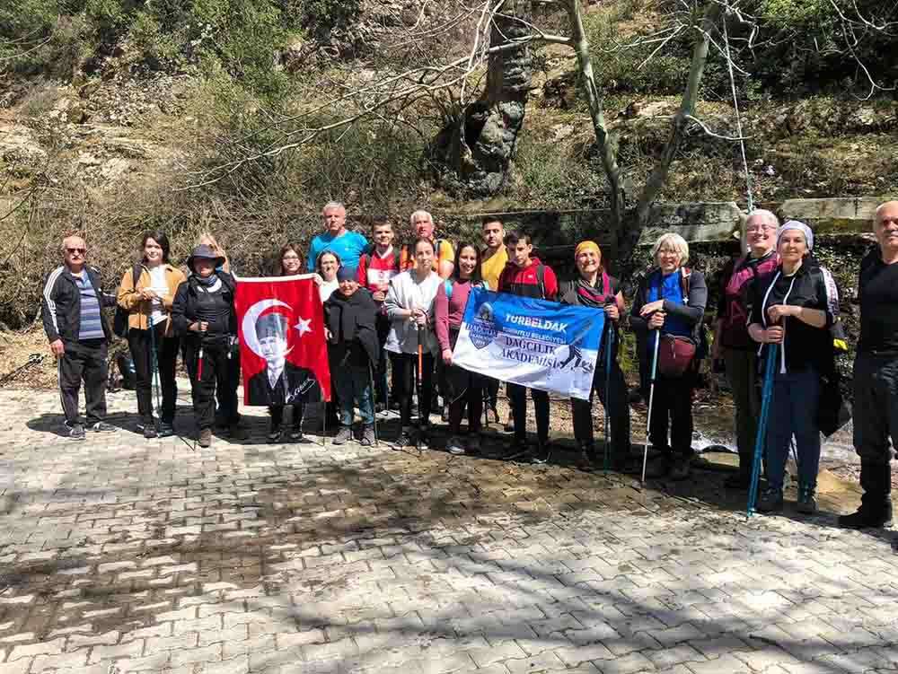 Turgutlu Belediyesi Dağcılık Akademisi,  Ören parkurunda yürüyüş etkinliği düzenledi. 