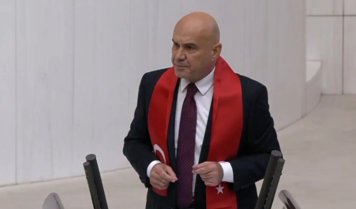 Turhan &Ccedil;&ouml;mez'den &Ccedil;er&ccedil;eve Yasa Tepkisi: A&ccedil;ık&ccedil;a Anayasa&rsquo;ya Aykırı İşlem Yapıyorsunuz