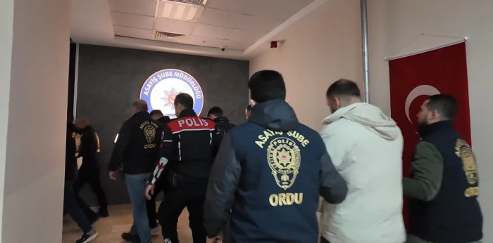 T&uuml;rkiye Genelinde Dolandırıcılık Yapan Hesap Kiralama &Ccedil;etesi Yakalandı