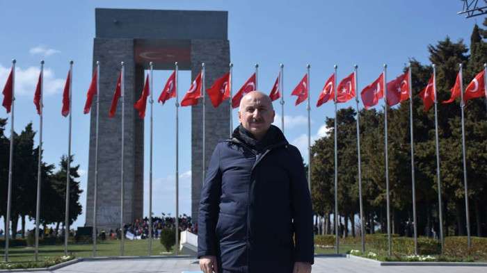 Ulaştırma Bakanı Adil Karaismailoğlu Şehitler Abidesini ziyarette bulundu 