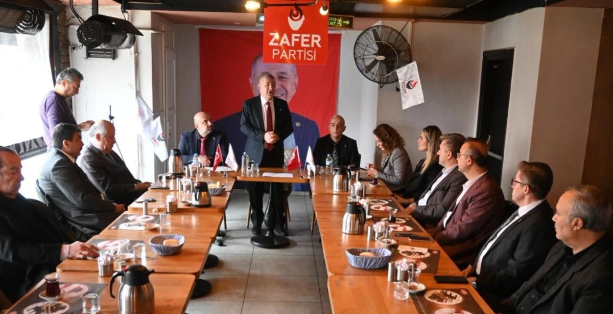 &Uuml;mit &Ouml;zdağ&rsquo;dan Topkapı &Ccedil;ıkışı, Orta Sınıf Yok Oluyor, Emekli Yardıma Muhta&ccedil;!