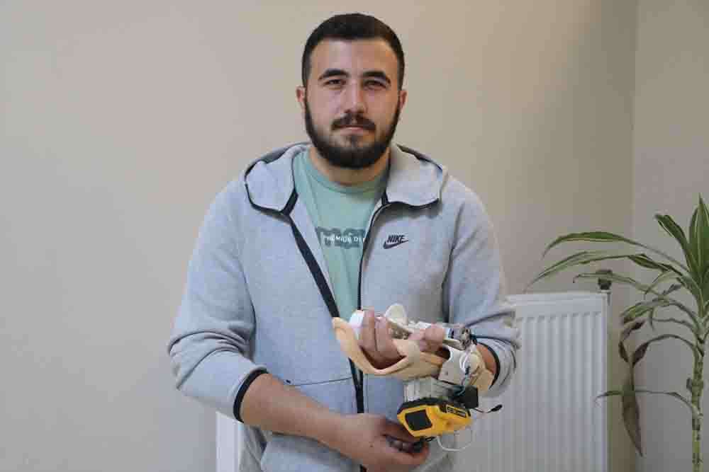 Üniversite öğrencisi tendon tedavisine destek için otonom protez tasarladı