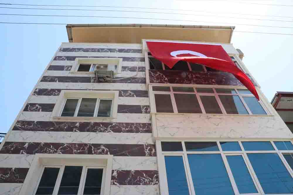 Uzman Çavuş Hüseyin Cankaya'nın şehadet haberi, İzmir'deki ailesine verildi