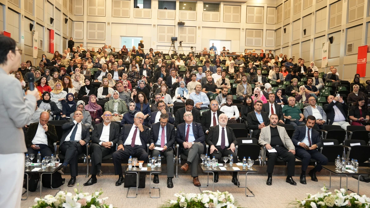 Yapay zek&acirc;, işsiz mezunlar ve meslek liseleri: VI. İstanbul Eğitim Konferansı'ndan &ccedil;arpıcı tespitler