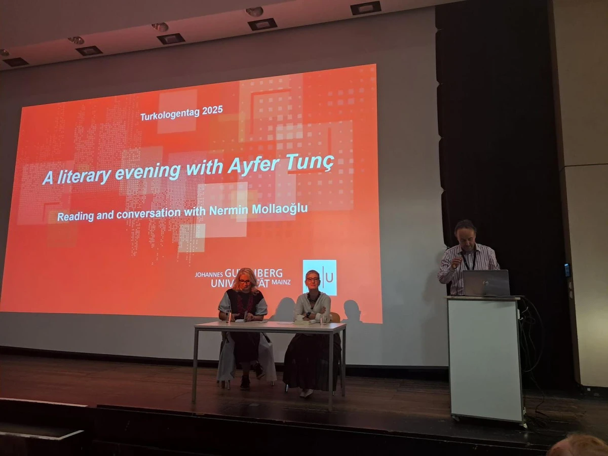 Yeni Bir Sesin Doğuşu: Ayfer Tunç, Romanından İlk Kez Okuma Yaptı