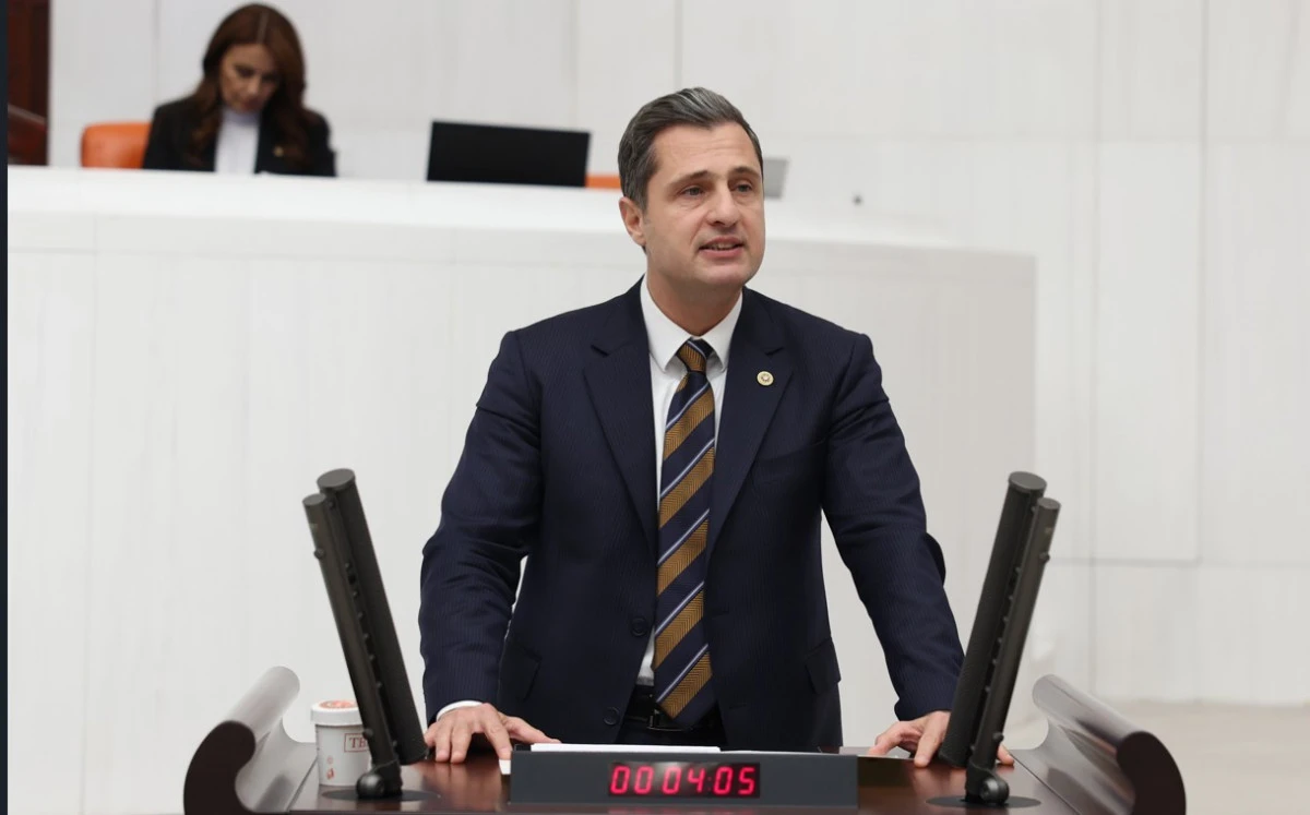 Yeni Parti İzmir Milletvekili Deniz Y&uuml;cel: Kindar Nesil Anlayışıyla &Ccedil;ocuk S&uuml;r&uuml;klenişi Engellenemez!