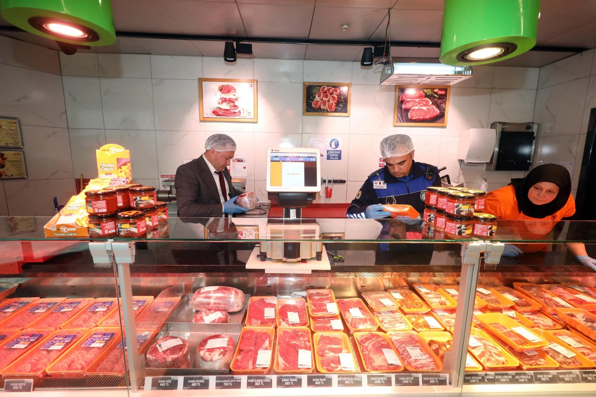 Yenimahalle Zabıta Ekipleri, Gıda Zehirlenmesine Karşı İşletmeleri Mercek Altına Aldı