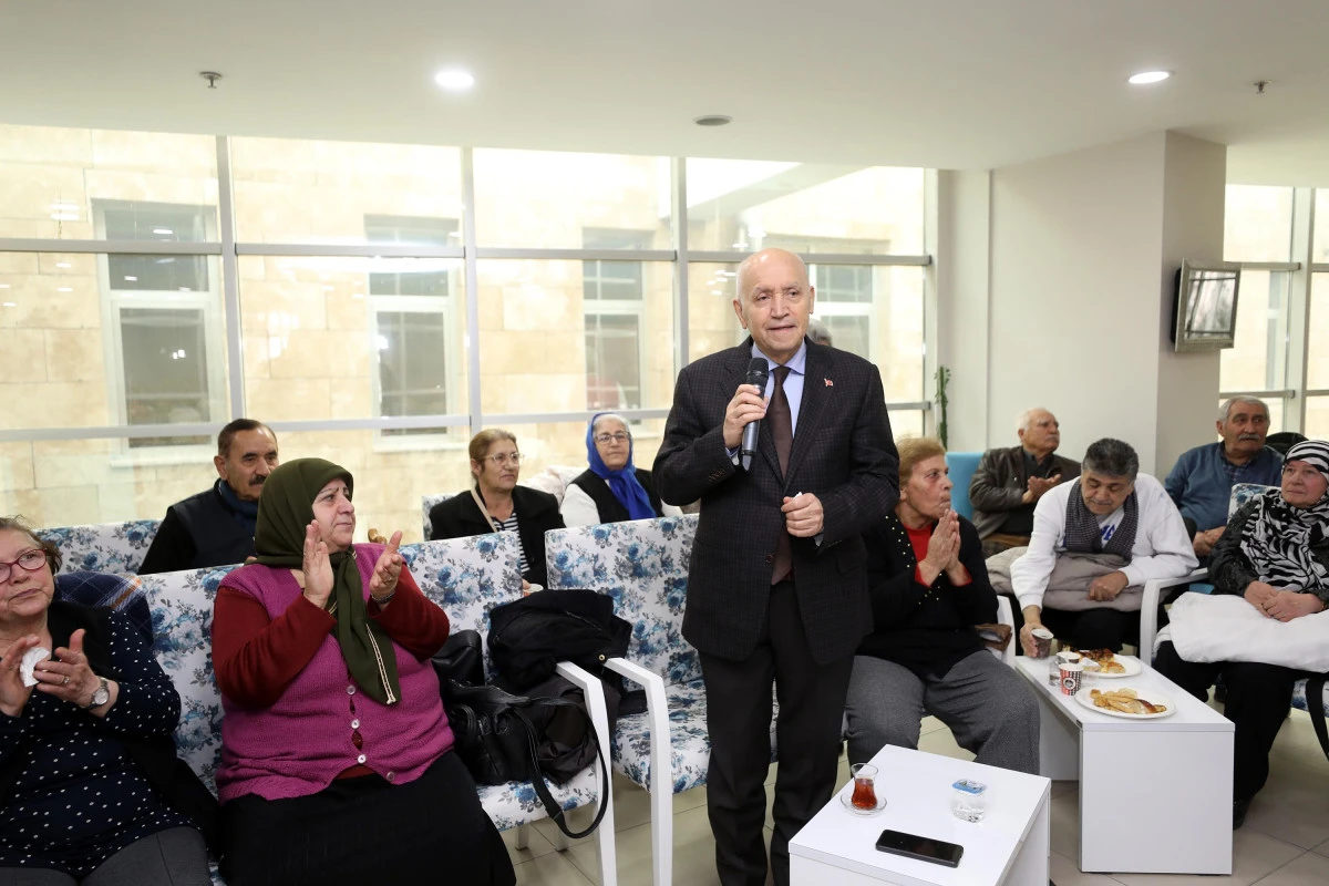 Yenimahalle'de İkinci Bahar Yaşlı Dayanışma Merkezleri&rsquo;nde m&uuml;zik dinletisi