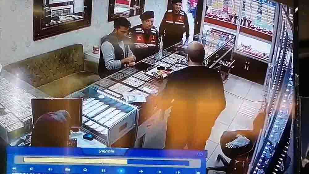 Yozgat'ta jandarma, bir vatandaşı dolandırılmaktan kurtardı